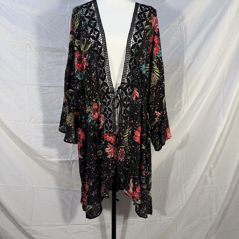 New Maurices Kimono Womens Size 1X Black Floral Crochet Lace Open Front Cardigan